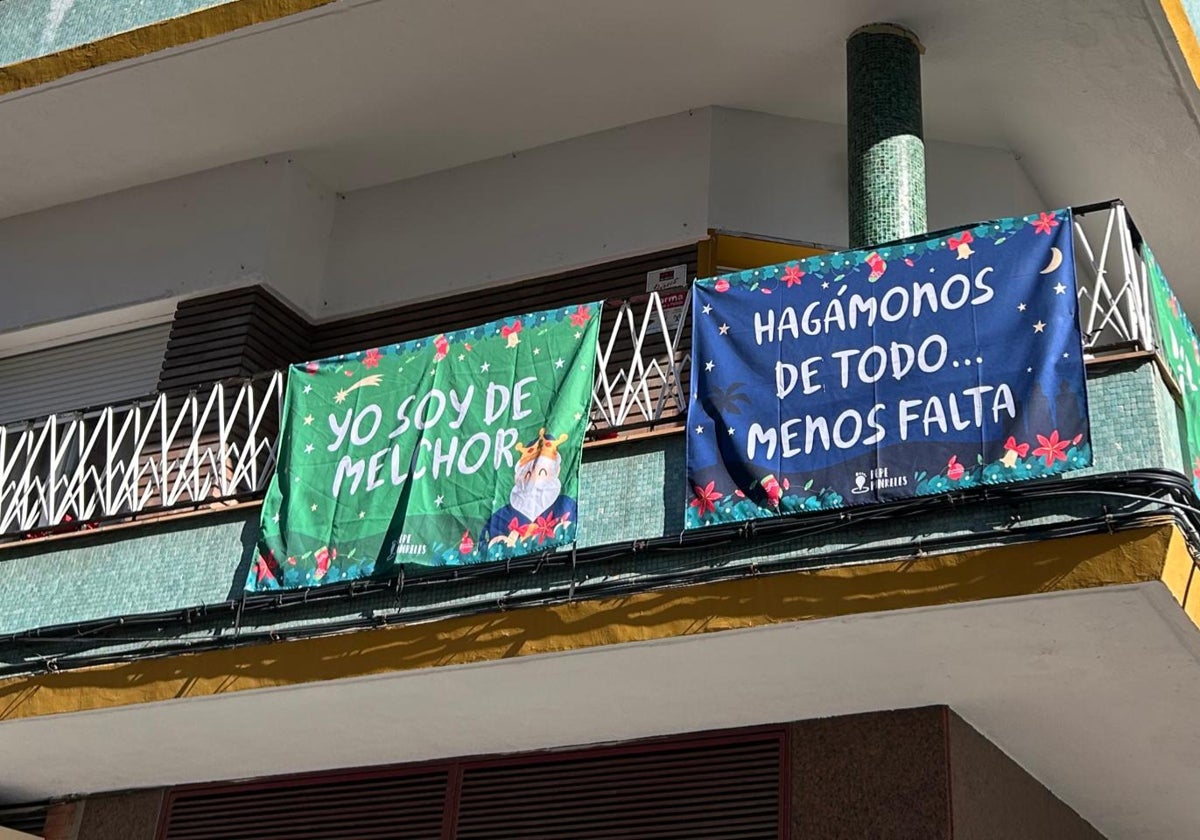 Imagen de un balcón en el barrio de Los Remedios