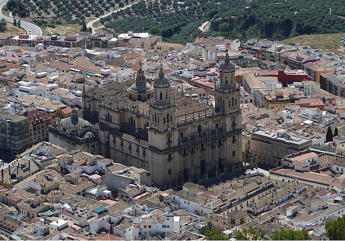 Perspectiva aérea de Jaén capital, la ciudad andaluza donde más barato sale comprar una vivienda