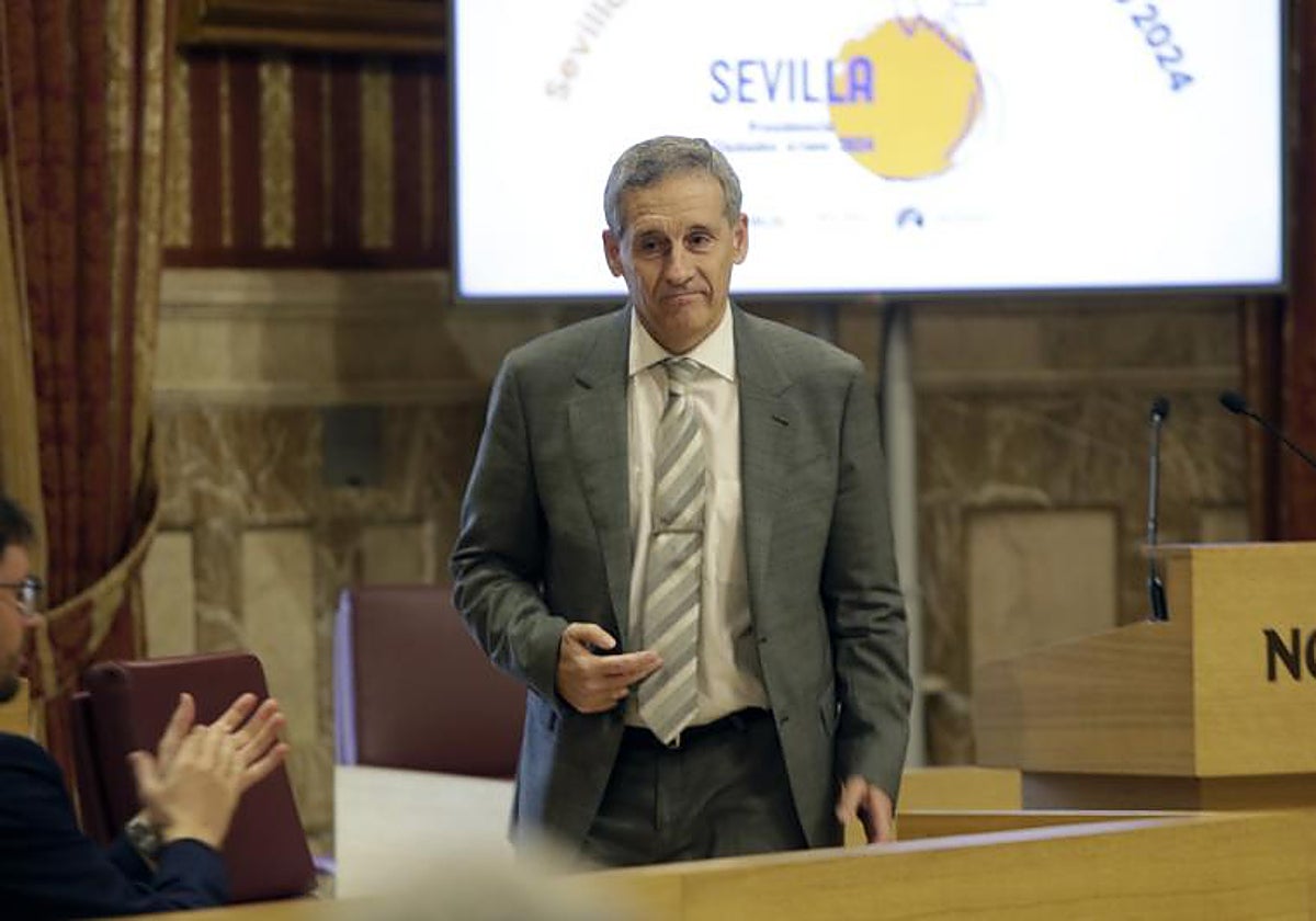 Miguel Belló durante un acto en el Ayuntamiento de Sevilla