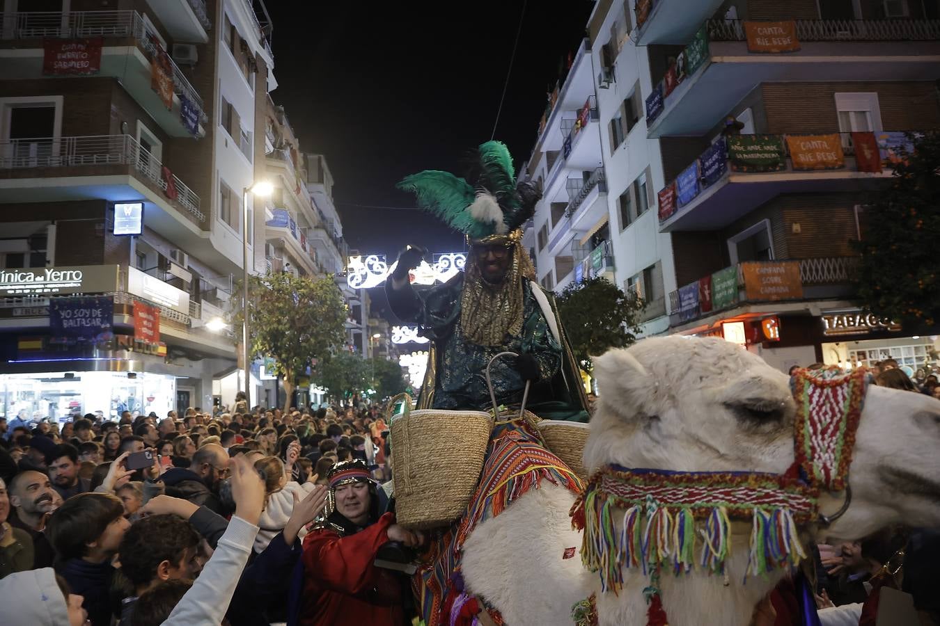 El barrio de Los Remedios se echó a la calle para acompañar al Heraldo en su visita a la ciudad