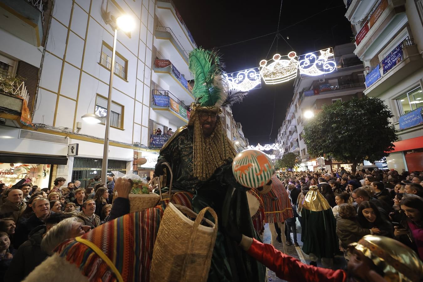 El barrio de Los Remedios se echó a la calle para acompañar al Heraldo en su visita a la ciudad