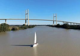 El puente de la SE-40 supera la evaluación ambiental pero tendrá que ser sin pilas sobre el río Guadalquivir