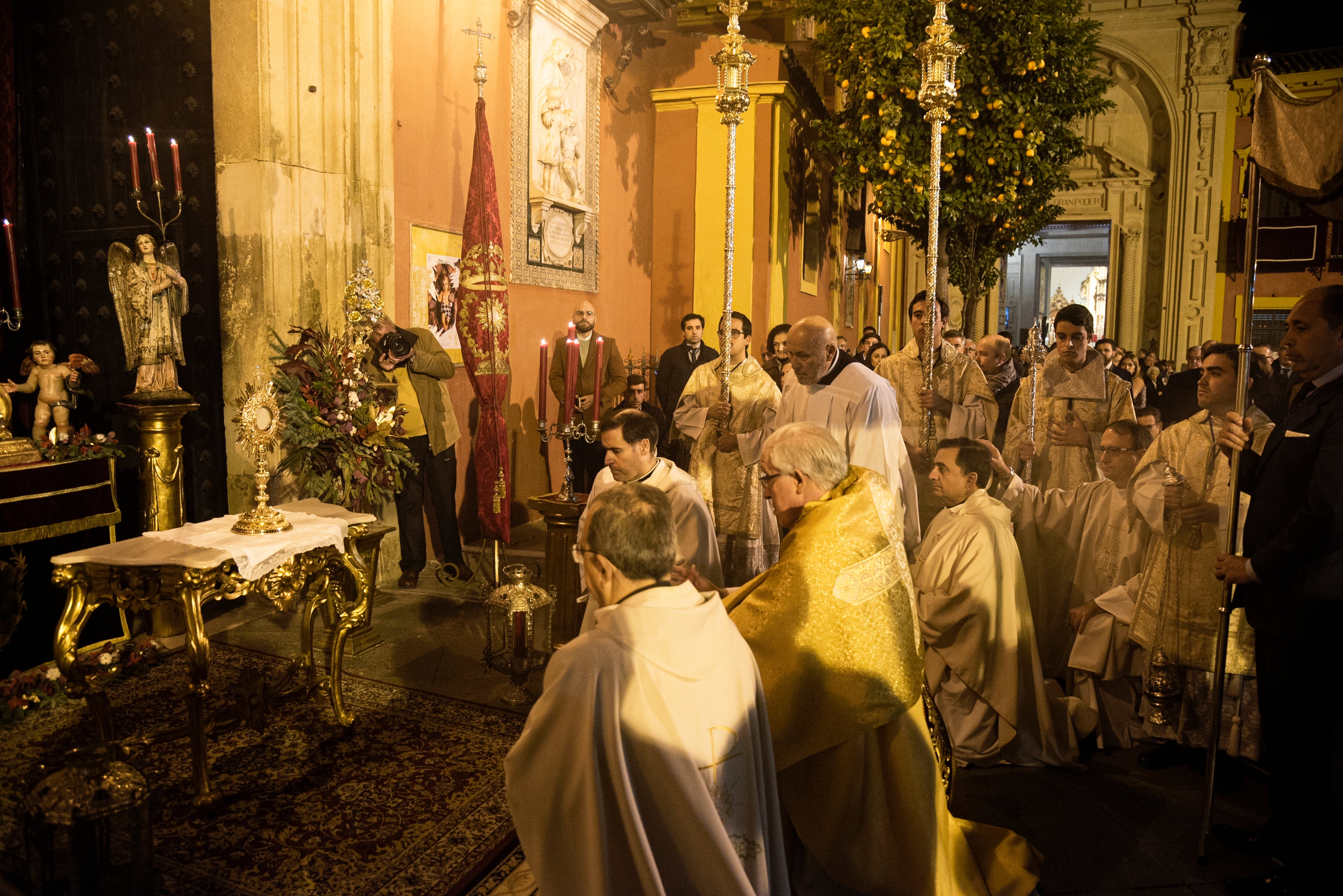 Procesión claustral del Gran Poder