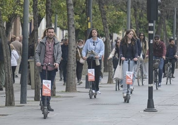 Tussam también prohíbe la entrada de patinetes eléctricos en los autobuses