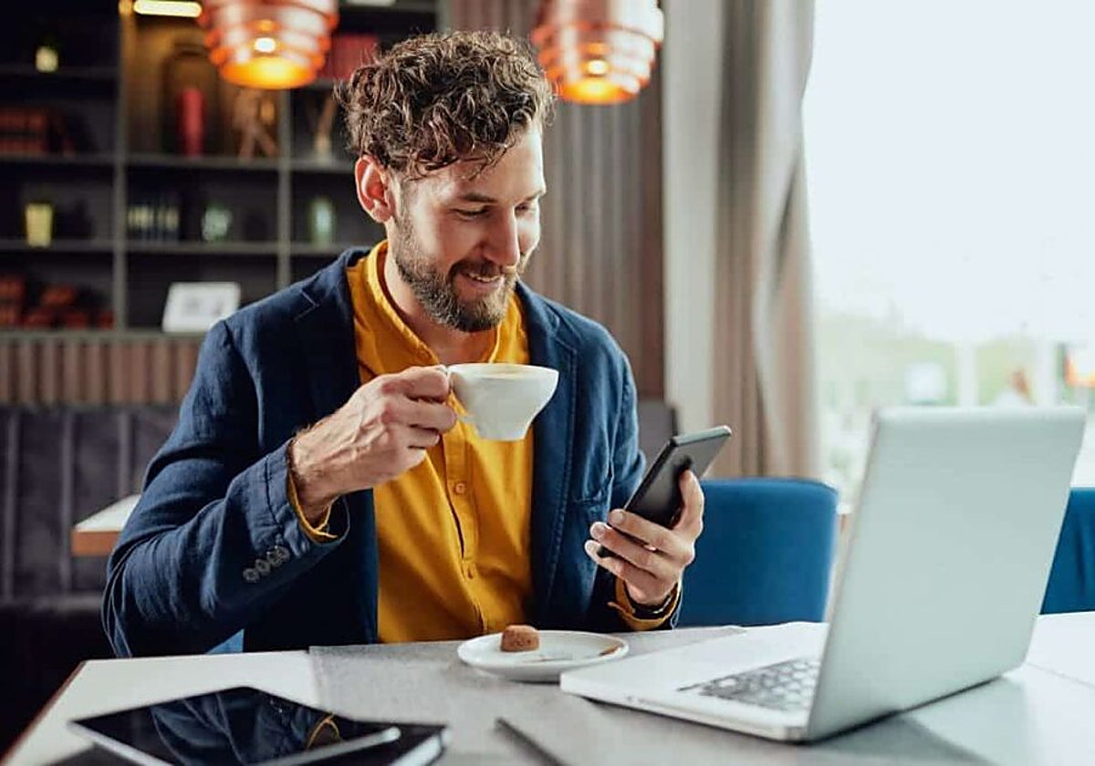 Imagen de archivo de un trabajador autónomo