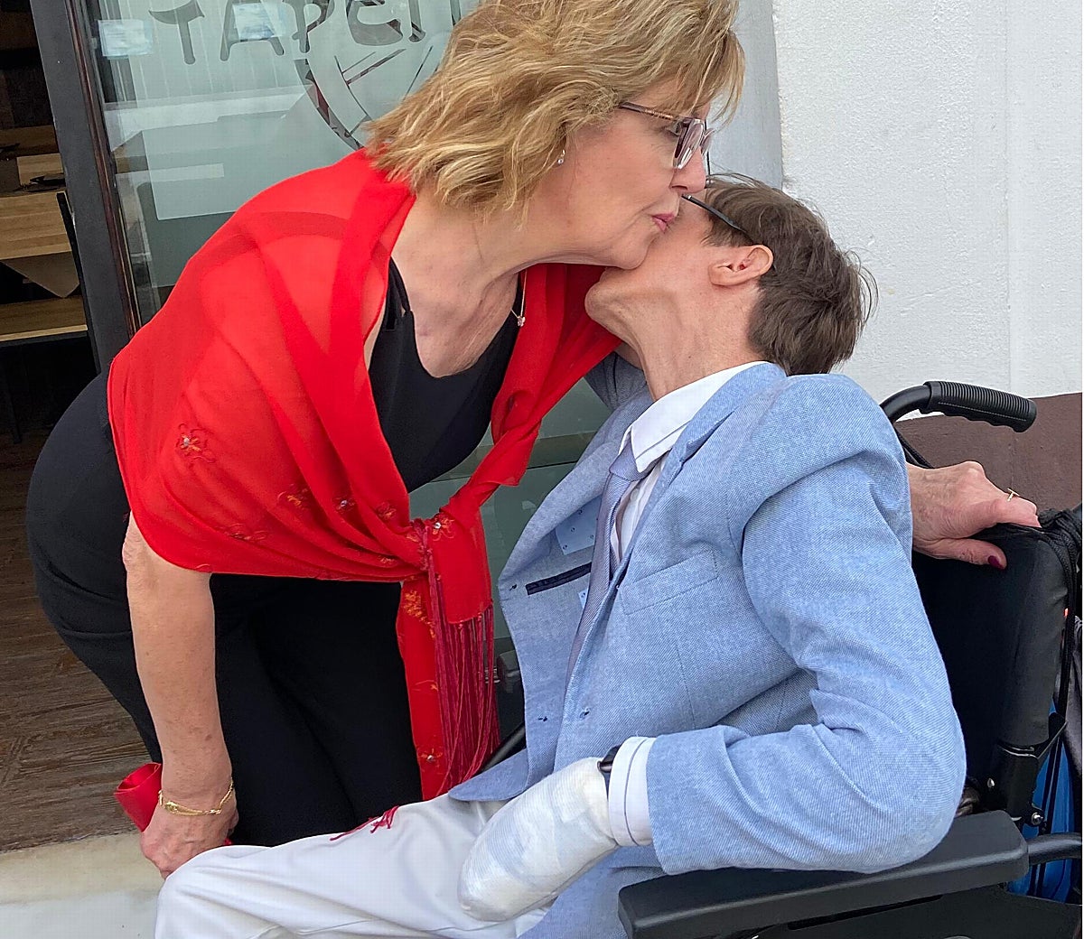 Juan Antonio López con su madre, Margarita López