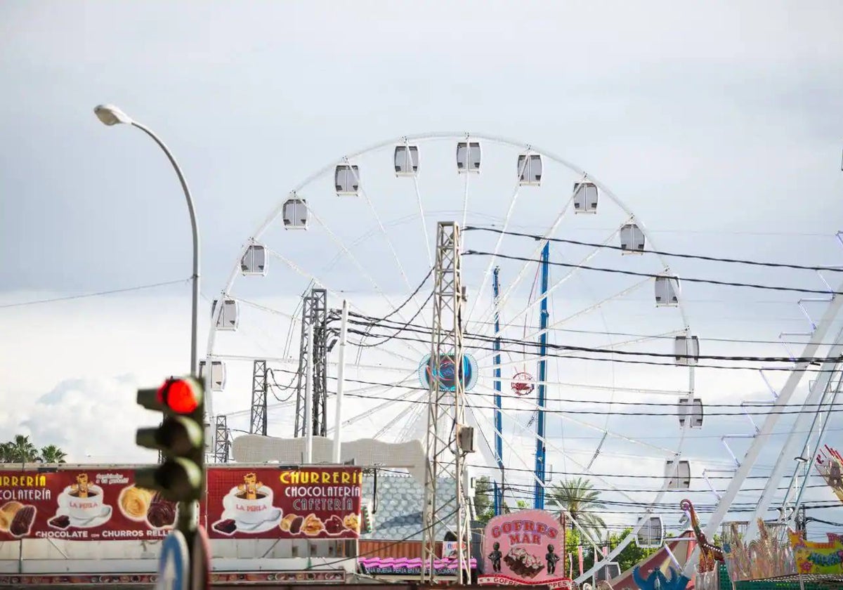 Imagen de archivo de la atracciones de la calle del Infierno de la Feria de Abril de Sevilla