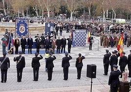 Sevilla grita «Viva España, Viva la Policía Nacional»