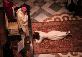 En fotos: el rito de la consagración de la virgen Pilar Trujillo en la Catedral de Sevilla