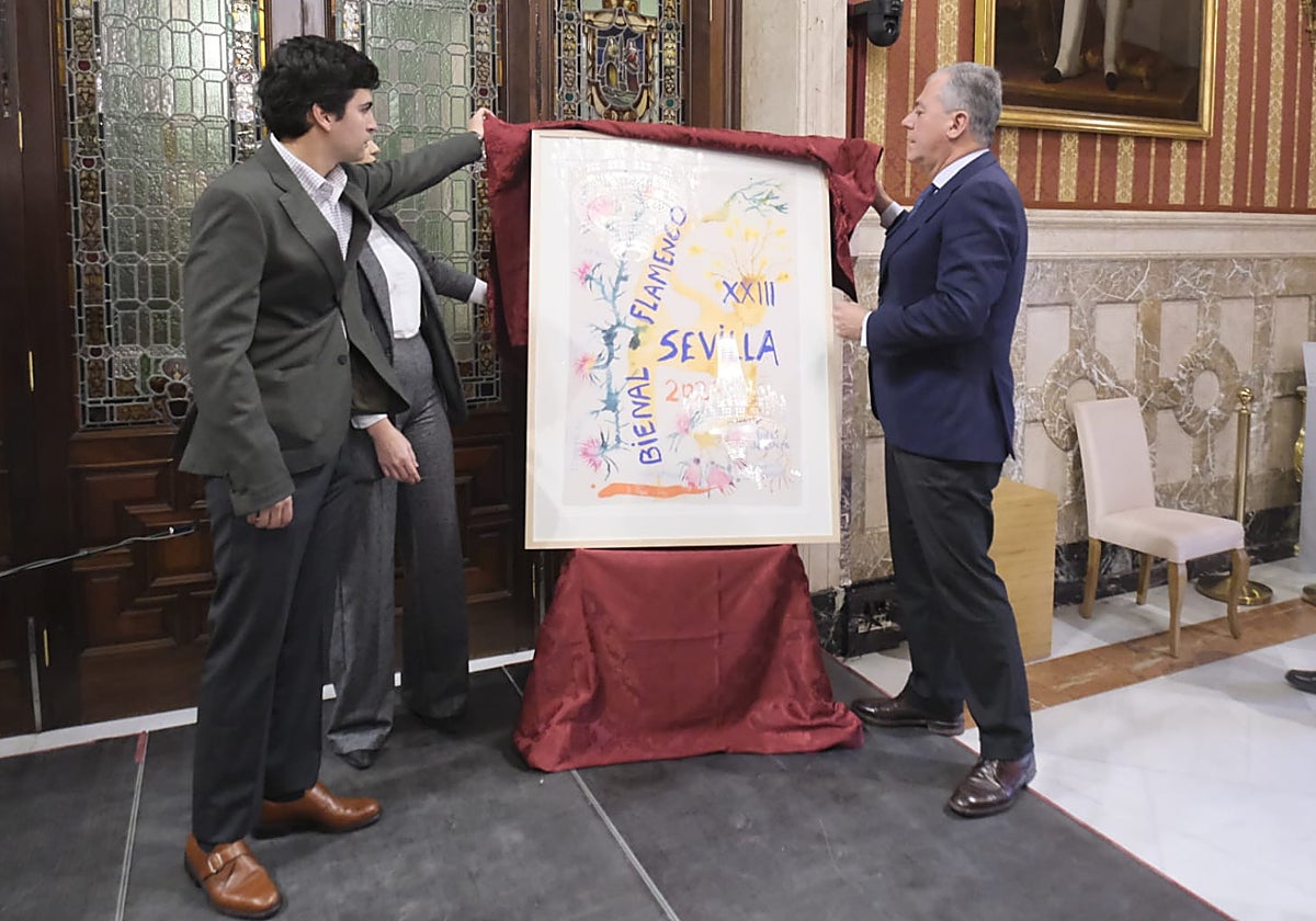 Momento en el que se ha descubierto el cartel de la XXIII Bienal de Flamenco de Sevilla