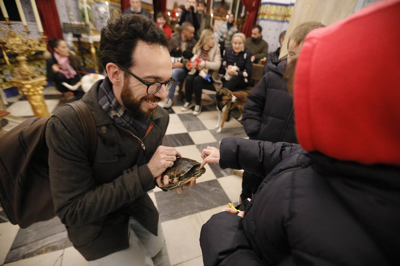 La Pastora de Santa Marina acoge la tradicional bendición de animales por San Antón