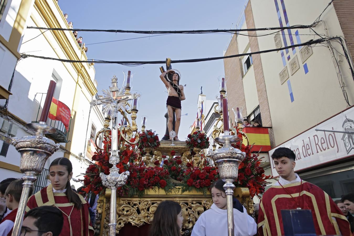 Momentos del encierro celebrado este sábado en La Puebla del Río