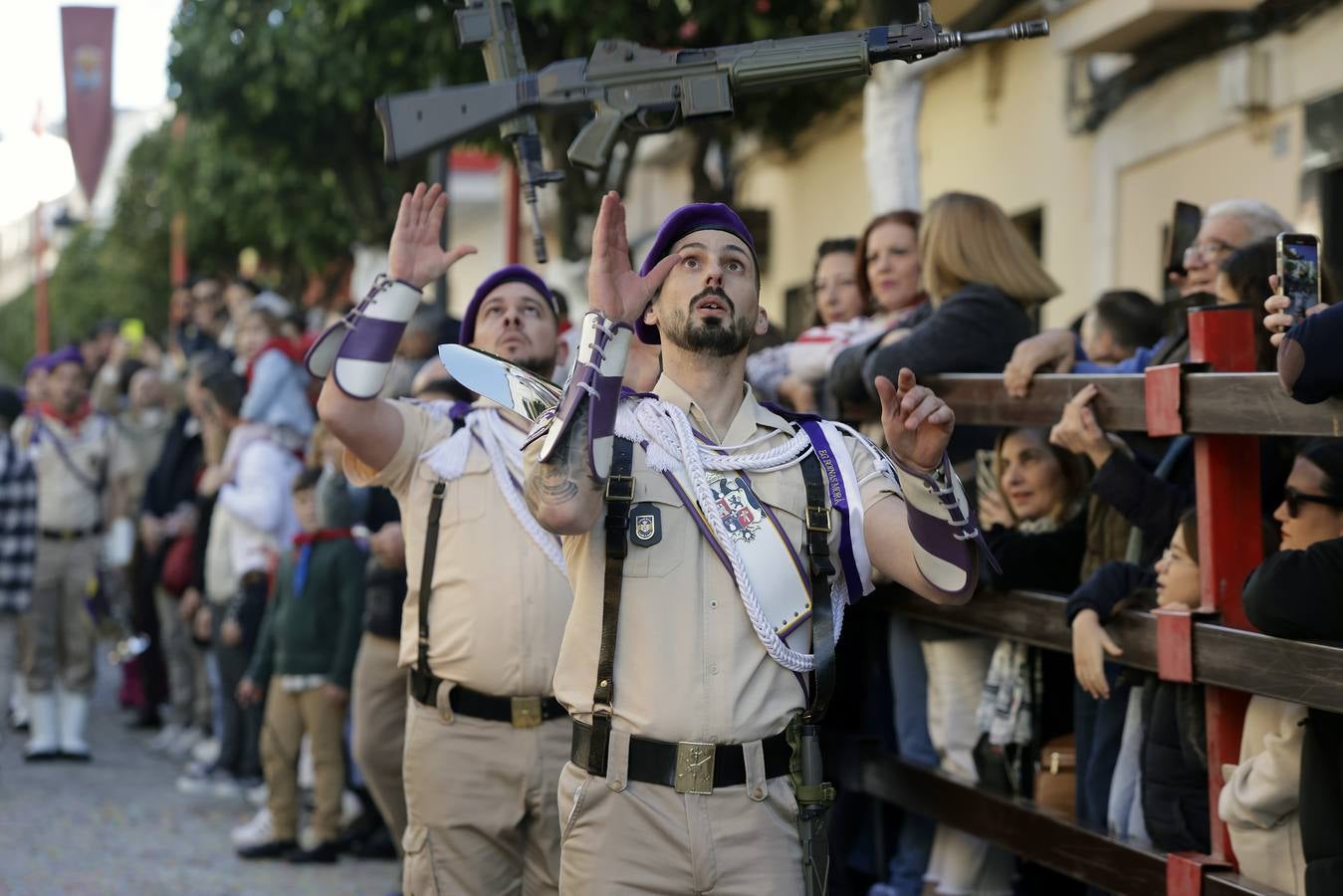 Momentos del encierro celebrado este sábado en La Puebla del Río