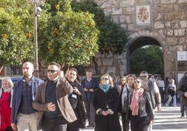 El paseo de Hillary Clinton por Sevilla: pescaíto frito, 'Dorne', Colón y los murillos de la Catedral