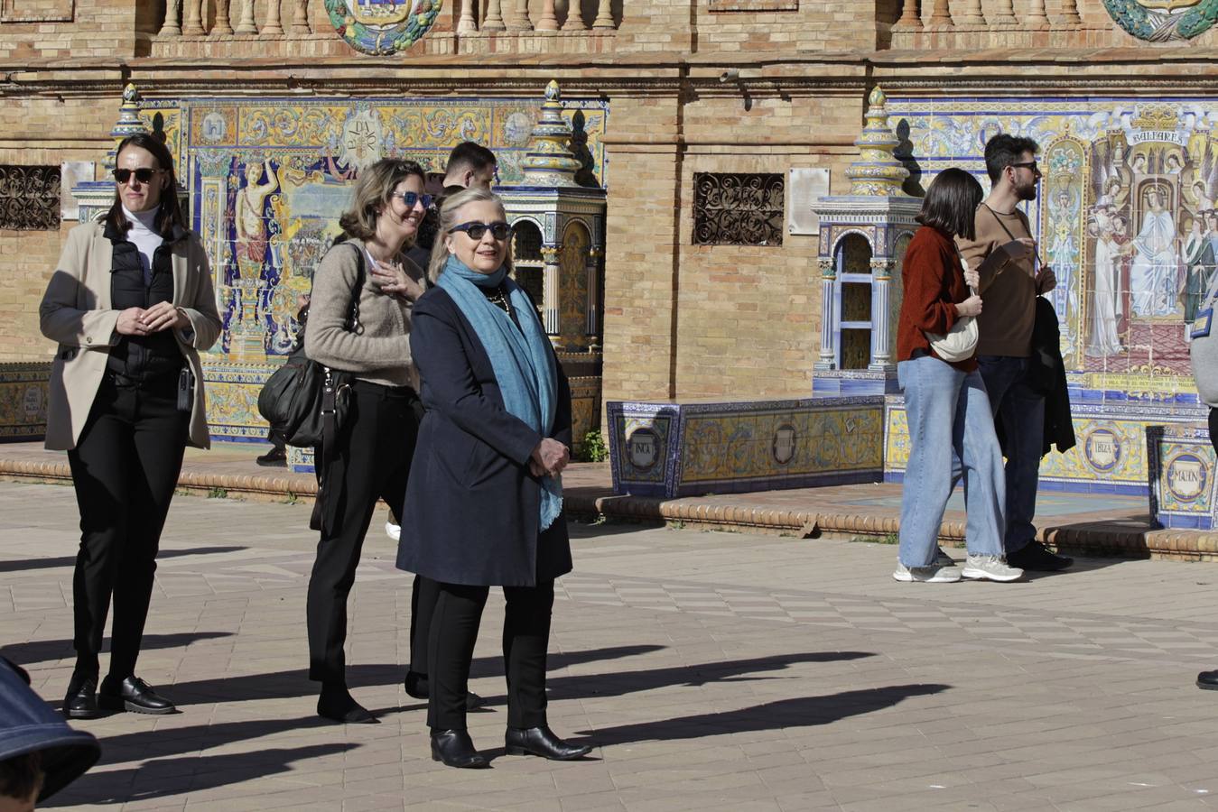 Hillary Clinton, en su visita a la Plaza de España y el Archivo de Indias