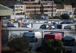 Productores andaluces urgen medidas frente al vandalismo de los piquetes franceses