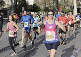 Búscate en las imágenes del Medio Maratón de Sevilla 2024 (8)