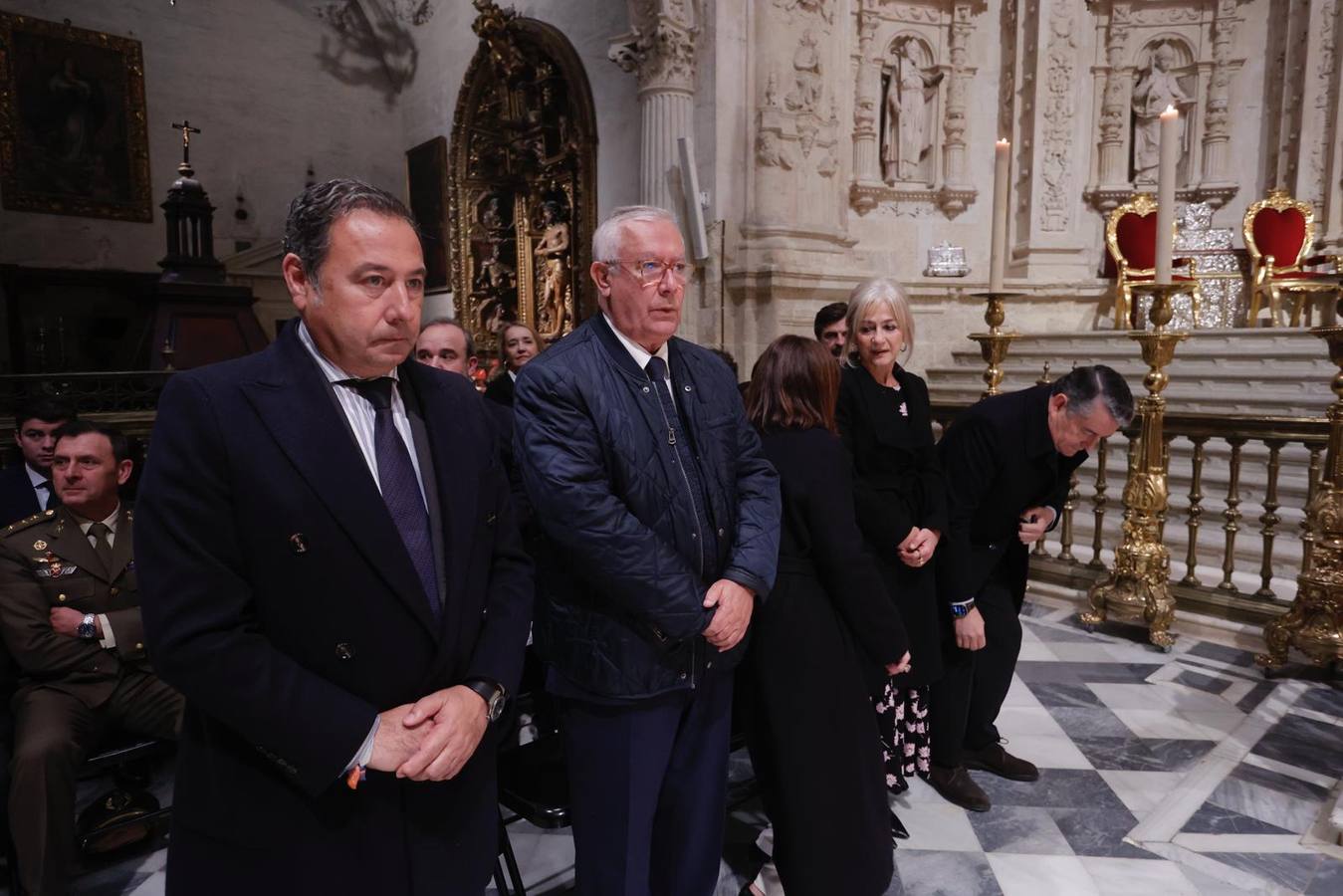 La Capilla Real de la Catedral se llenó de familiares, amigos y compañeros de Alberto y Ascen