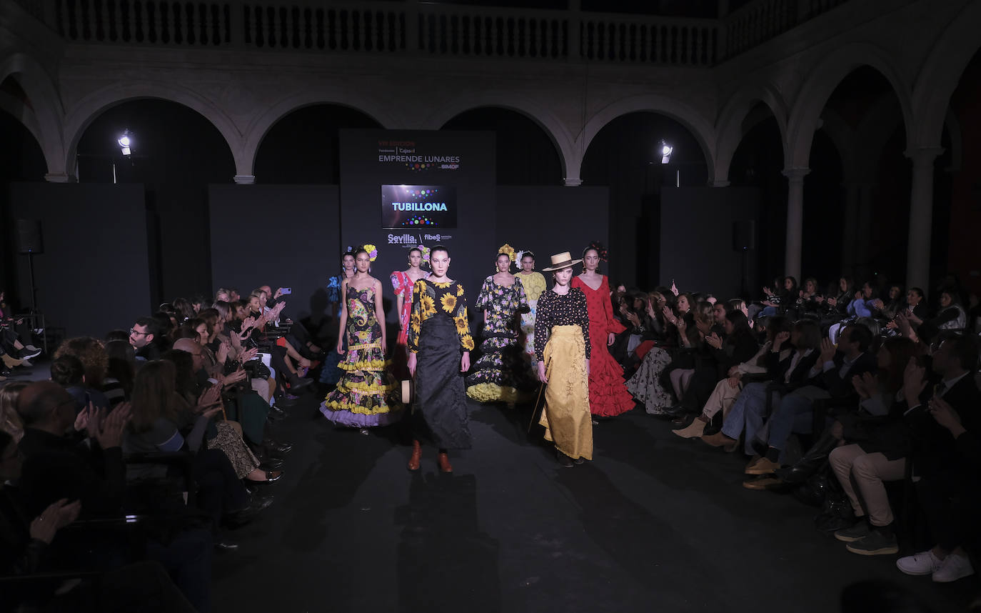 La Fundación Cajasol de Sevilla acoge el desfile de Emprende Lunares