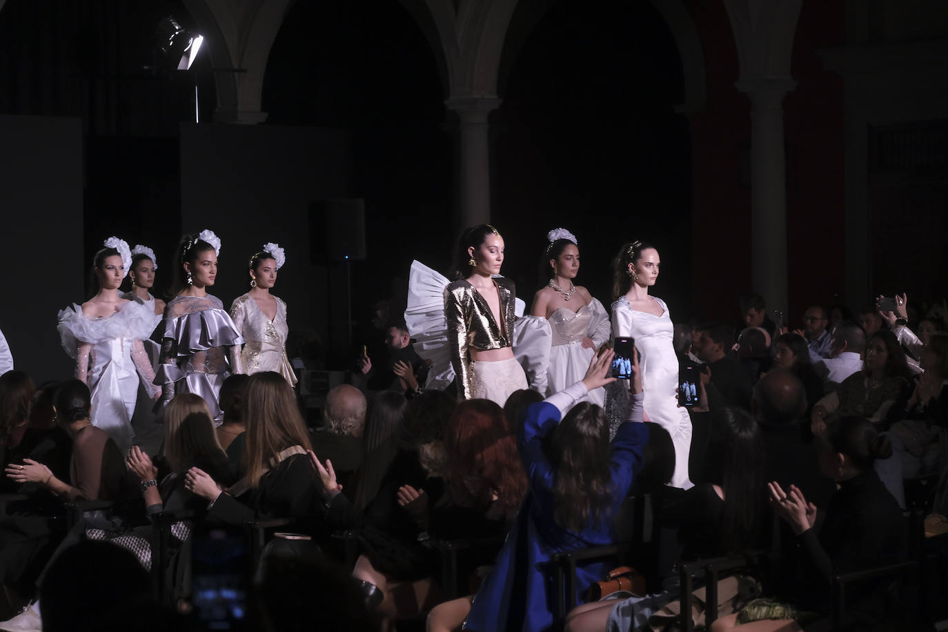 La Fundación Cajasol de Sevilla acoge el desfile de Emprende Lunares