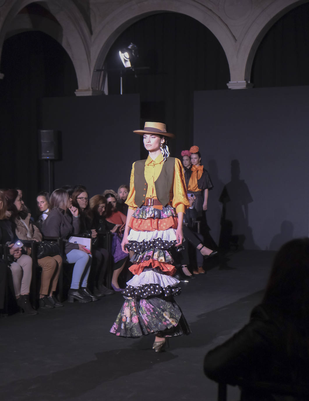 La Fundación Cajasol de Sevilla acoge el desfile de Emprende Lunares