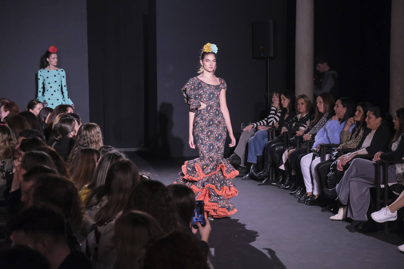 La Fundación Cajasol de Sevilla acoge el desfile de Emprende Lunares