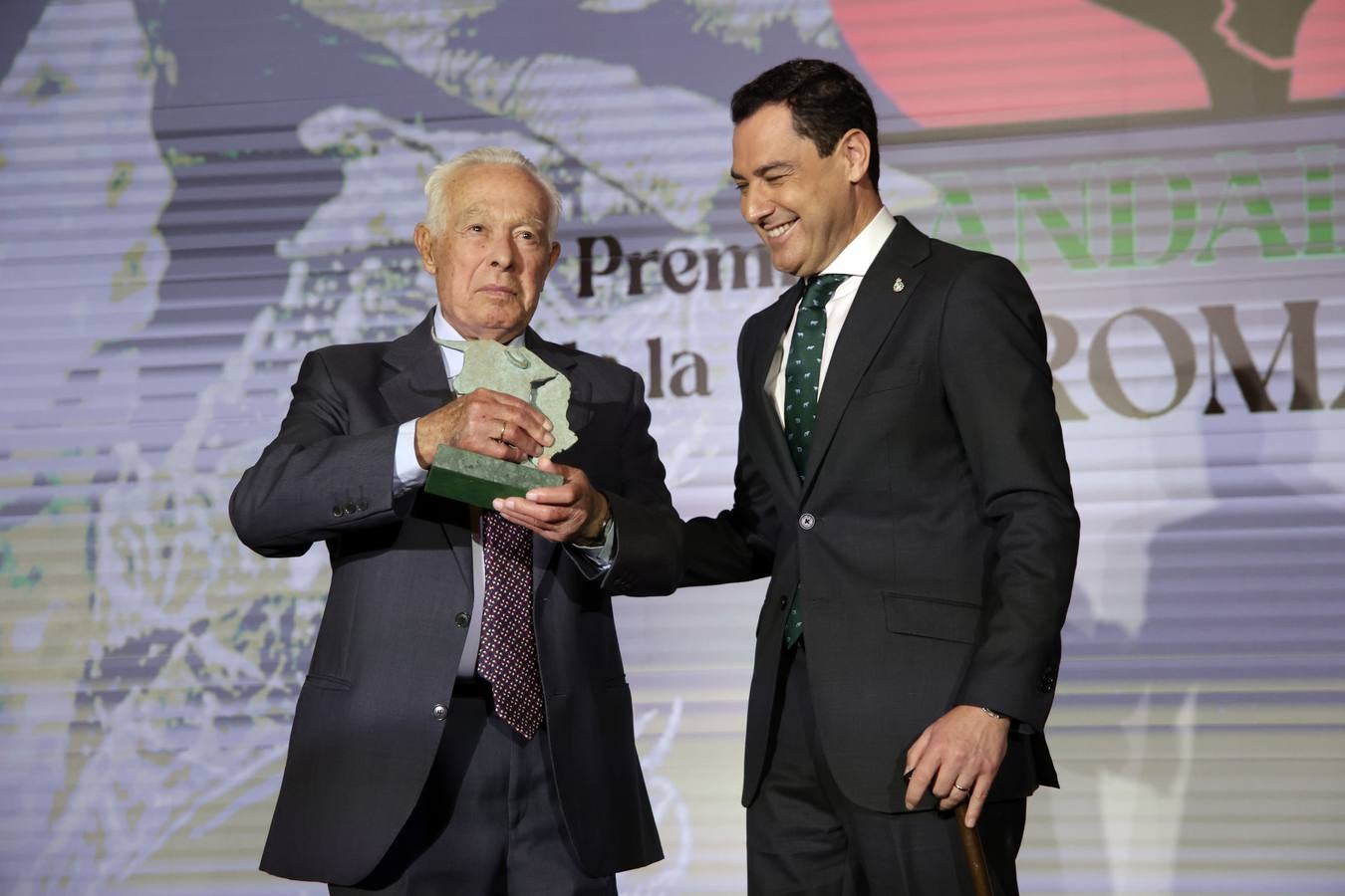 El presidente de la Junta de Andalucía entrega los Premios Andalucía de Tauromaquia a Curro Romero, Morante de La Puebla, Miura, Fernando Savater y a la Universidad de Córdoba