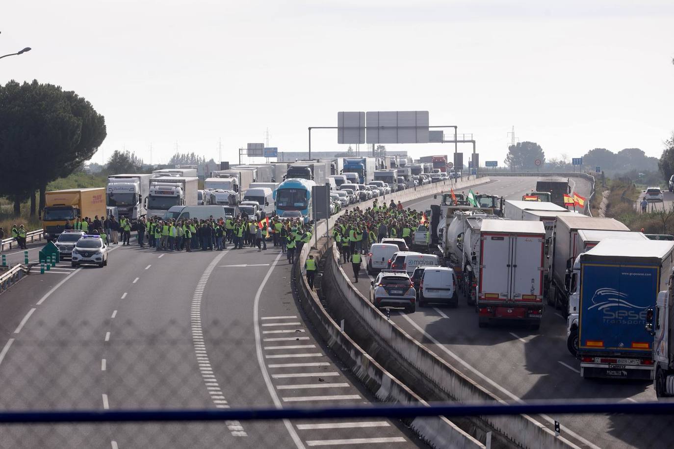 Cortes de tráfico en la A-49 debido a las tractoradas