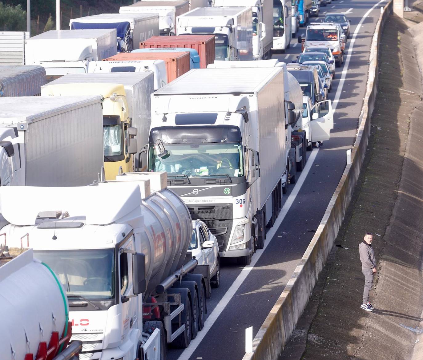 Cortes de tráfico en la A-49 debido a las tractoradas