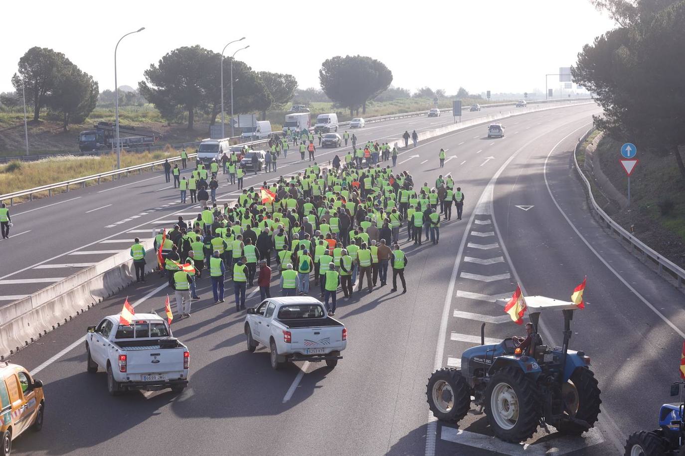 Cortes de tráfico en la A-49 debido a las tractoradas