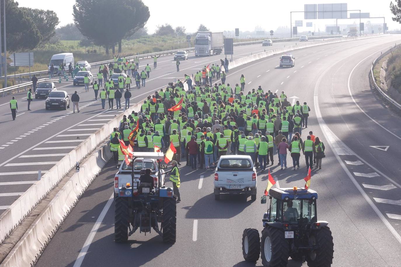 Cortes de tráfico en la A-49 debido a las tractoradas