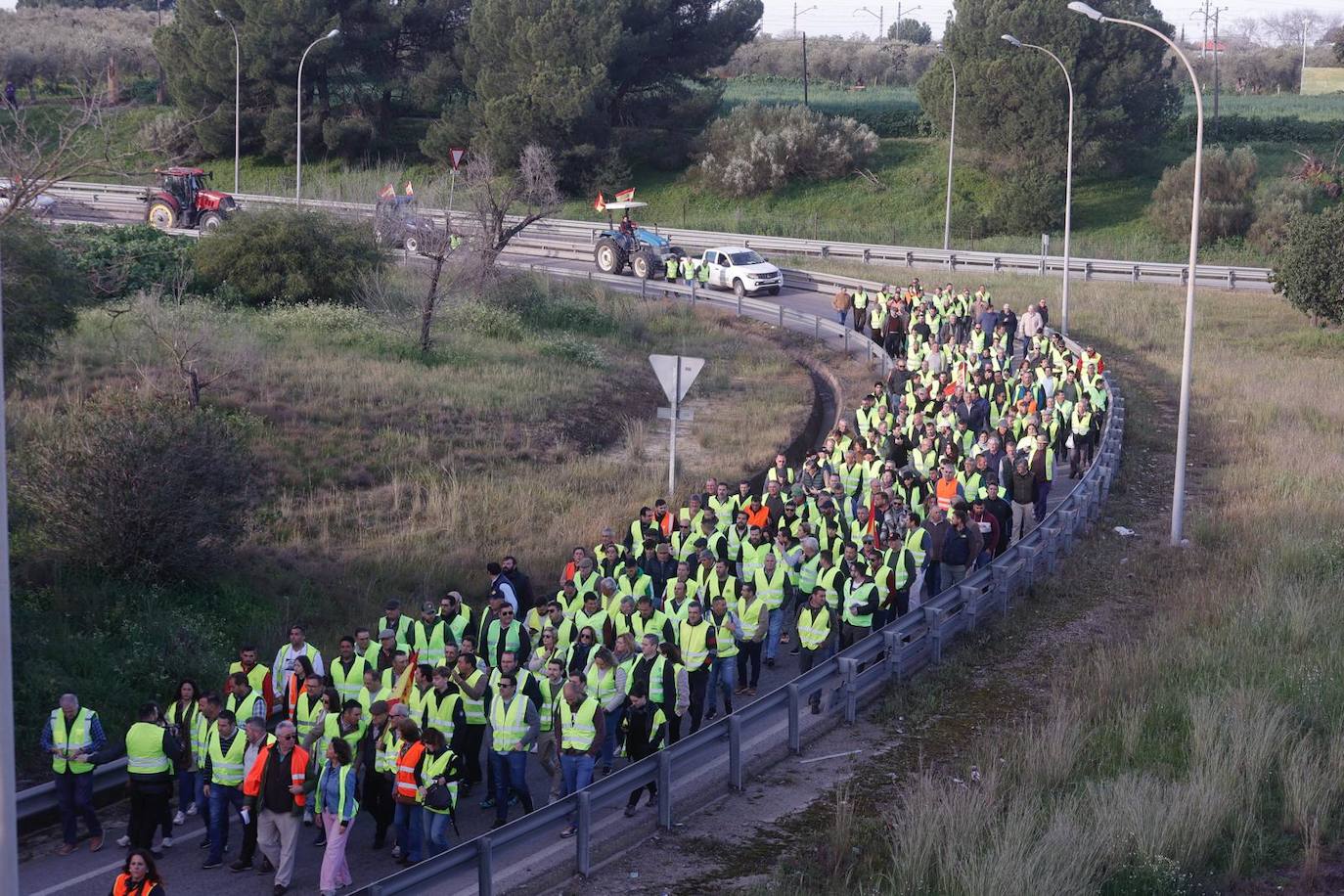 Cortes de tráfico en la A-49 debido a las tractoradas
