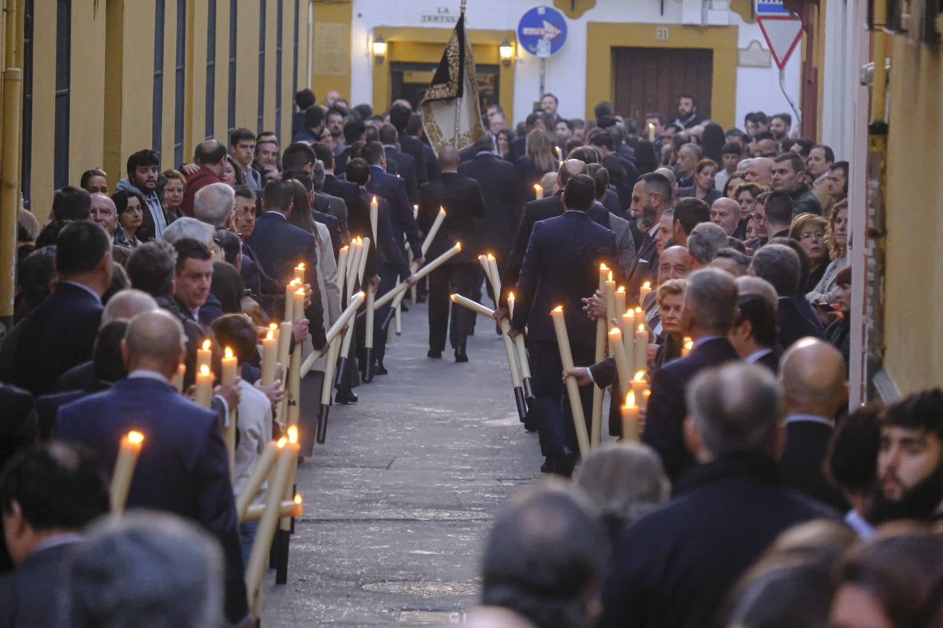 Las calles por las que discurrió el Vía Crucis estaban abarrotadas de gente