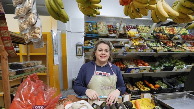 Chari, la última superviviente en el mercado de El Porvenir