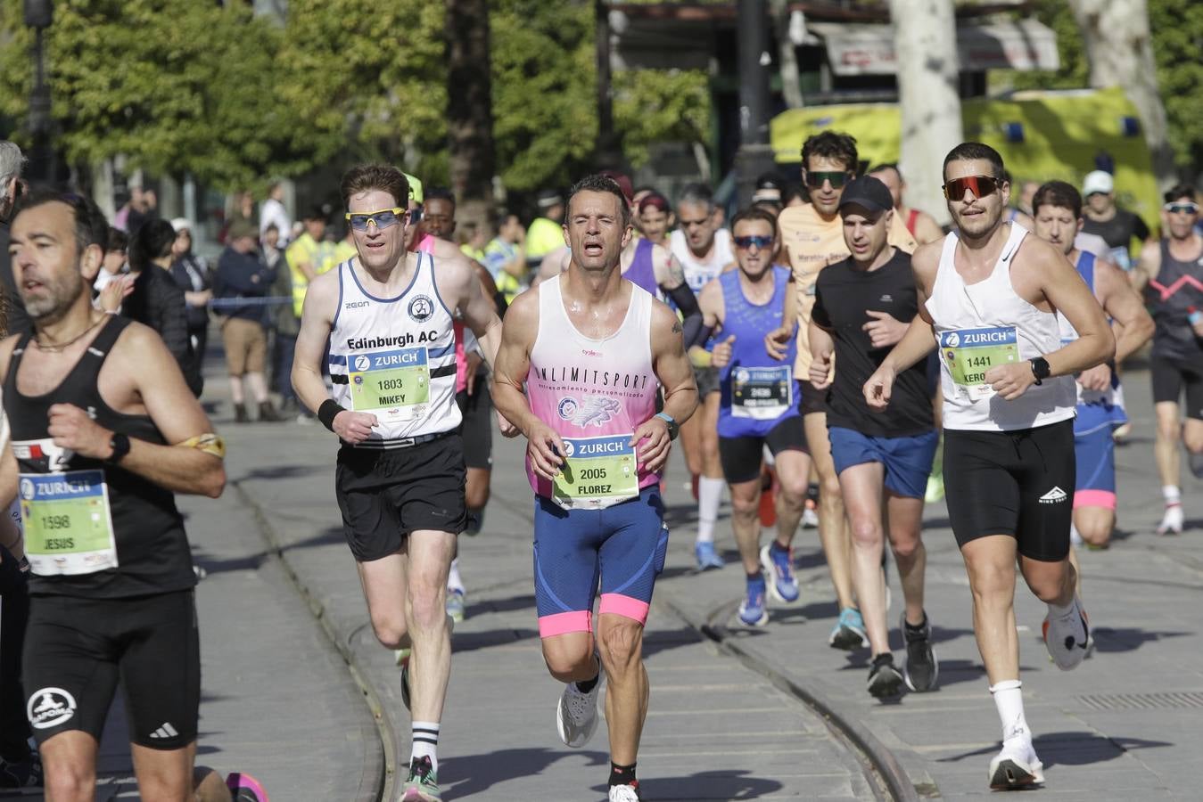 Corredores por el centro histórico de Sevilla