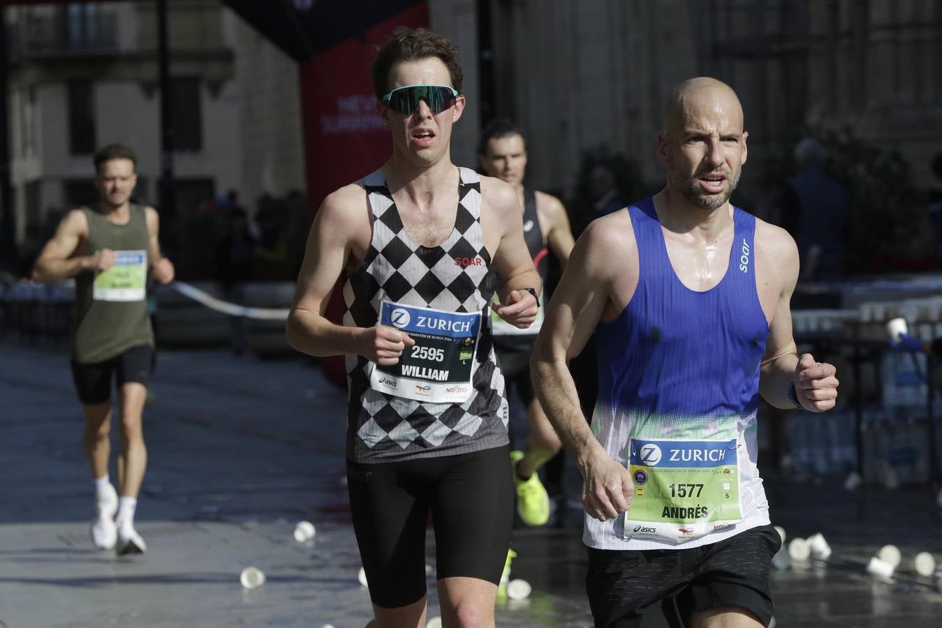 Corredores por el centro histórico de Sevilla