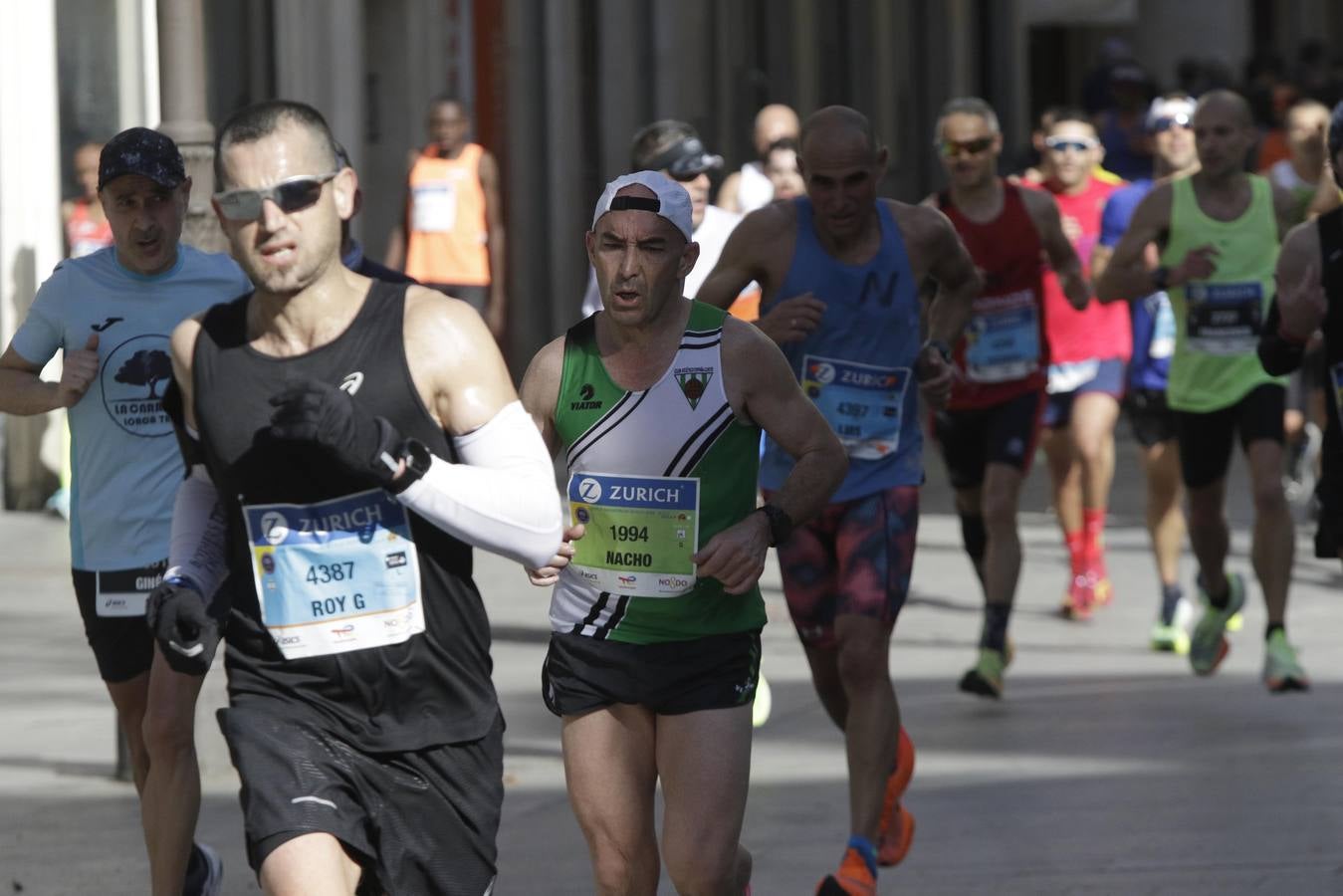 Corredores por el centro histórico de Sevilla