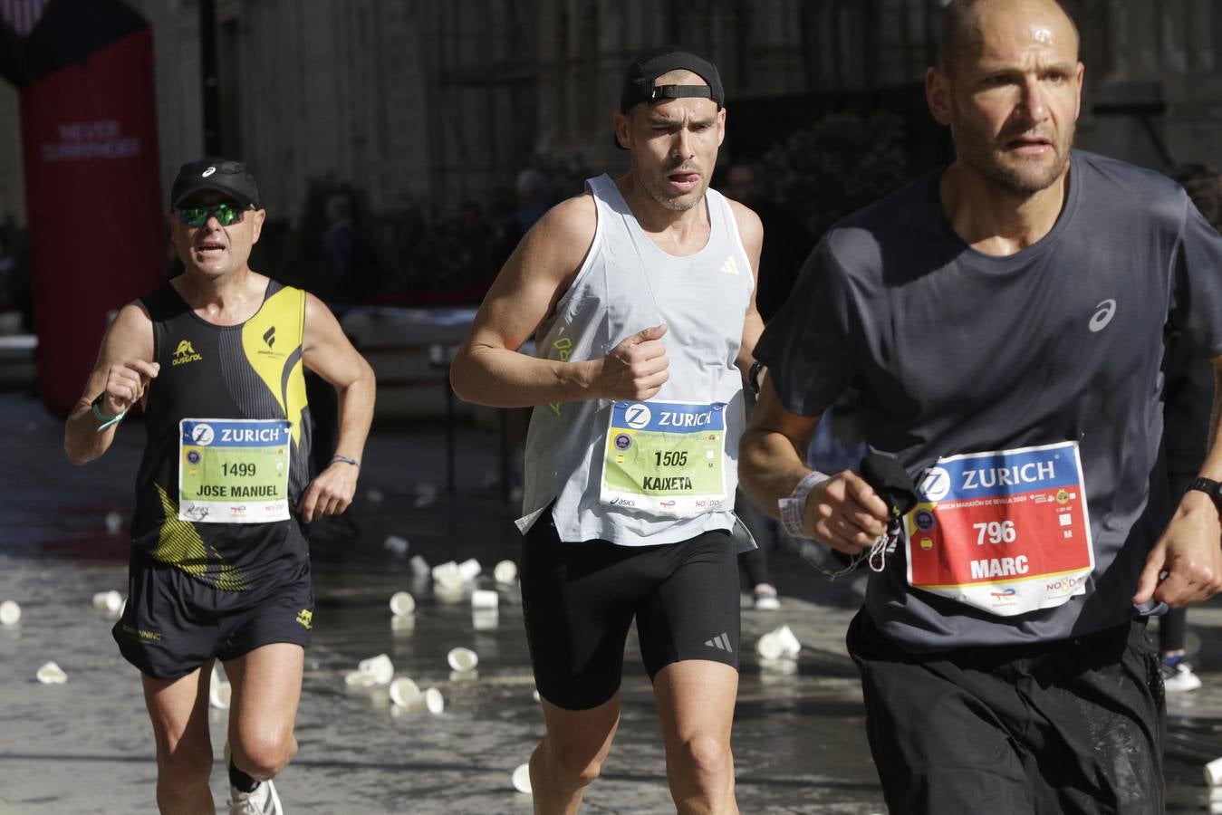 Corredores por el centro histórico de Sevilla