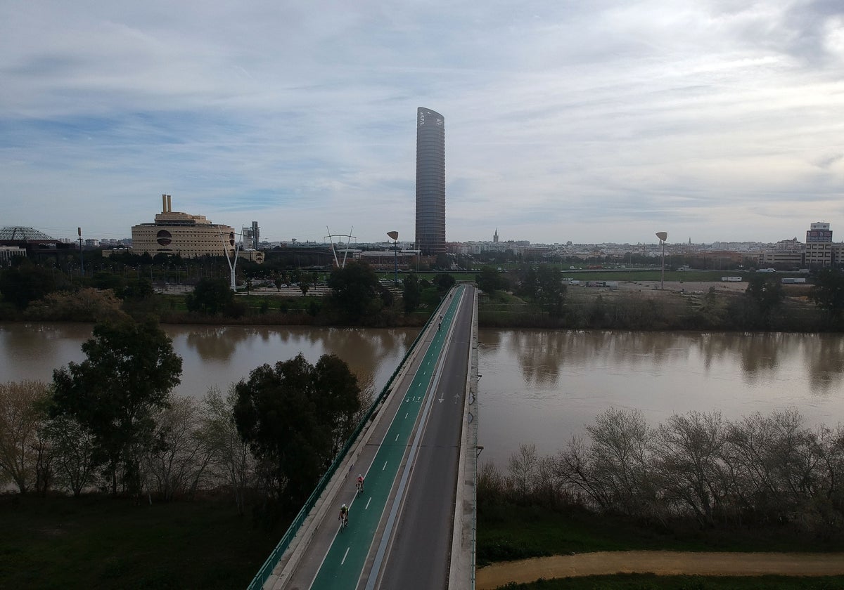 Puente de la Señorita entre Camas y la Cartuja, desde donde partirá esta plataforma reservada