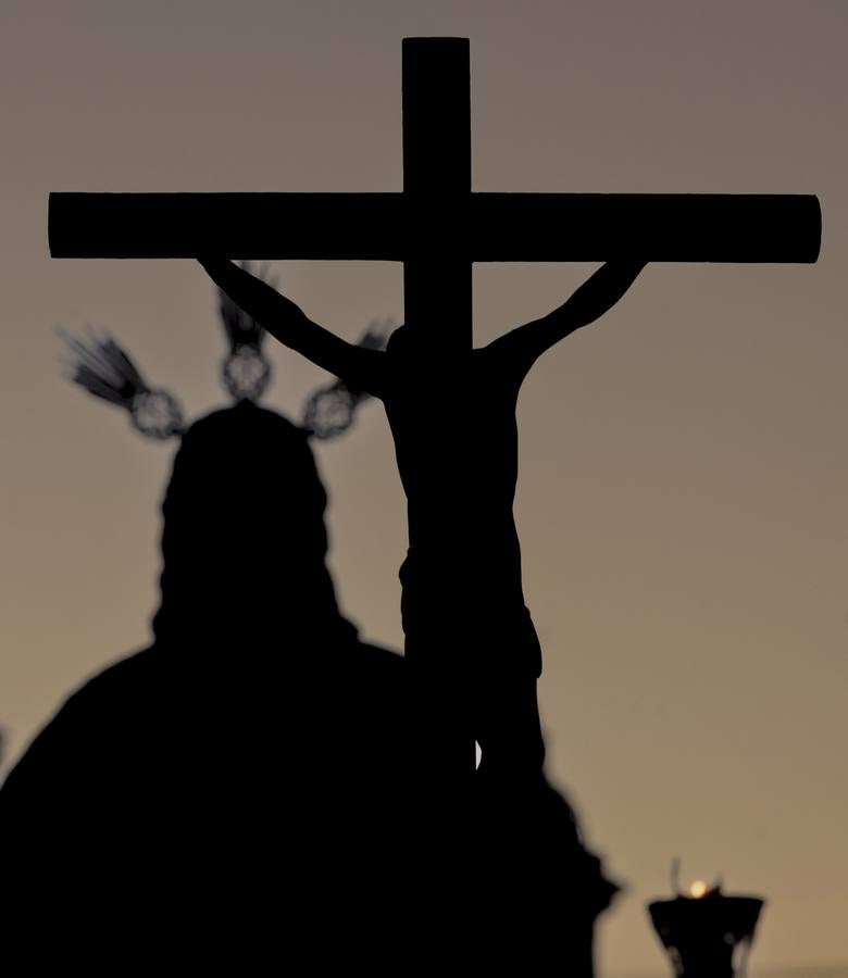 El Vía Crucis de las Hermandades y Cofradías por la Catedral de Sevilla