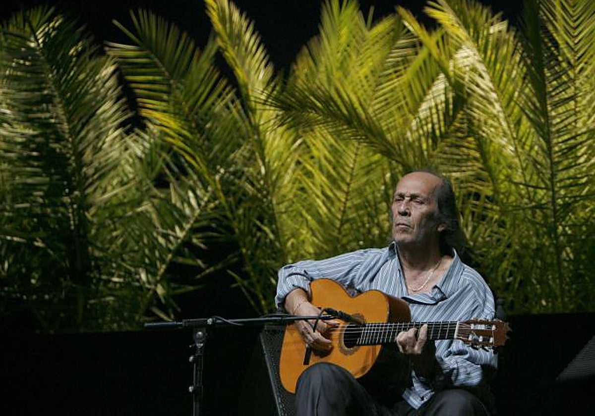 Paco de Lucía clausurando la Bienal de 2010, la última en la que actuó