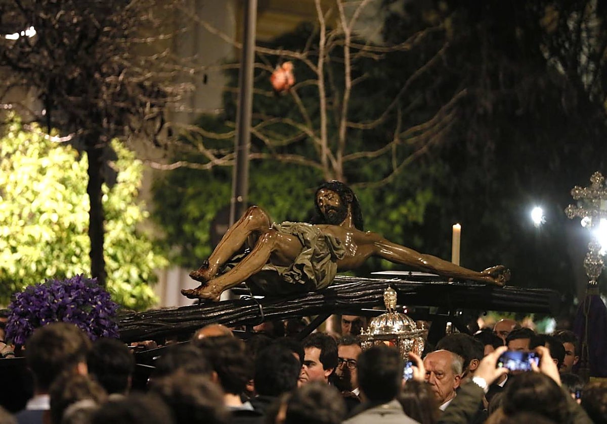 El Vía Crucis de los Estudiantes a la Catedral de Sevilla