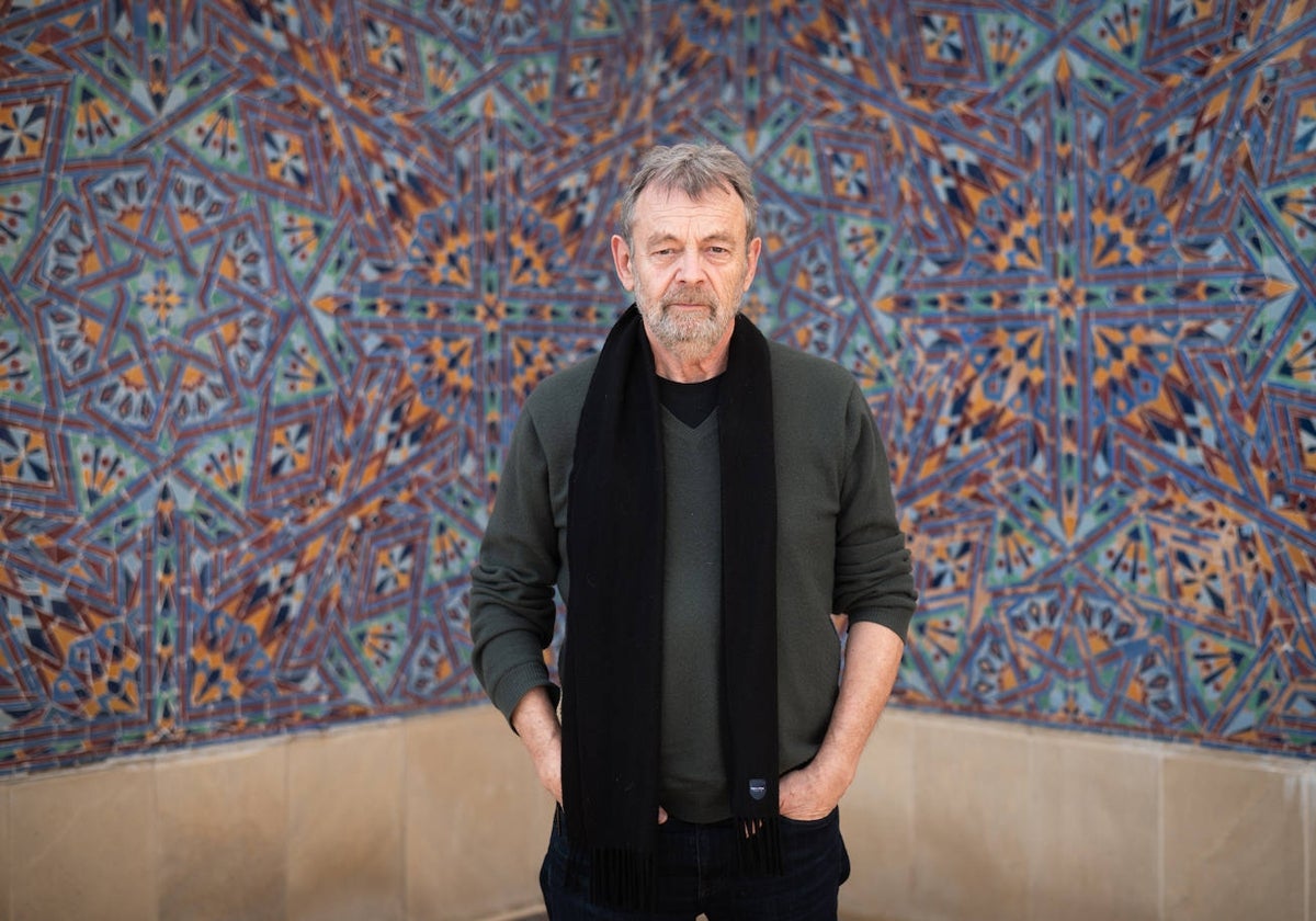 El escritor Pierre Lemaitre posa para ABC