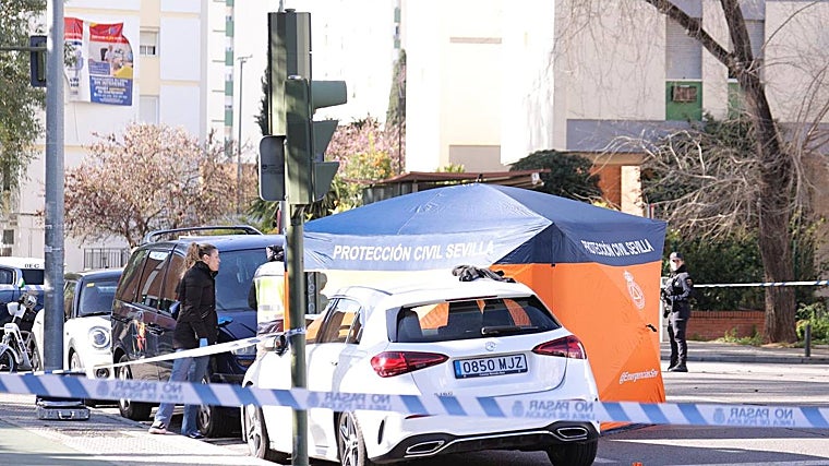 Carpa instalada en la confluencia de Carabela Santa María con Macedonia