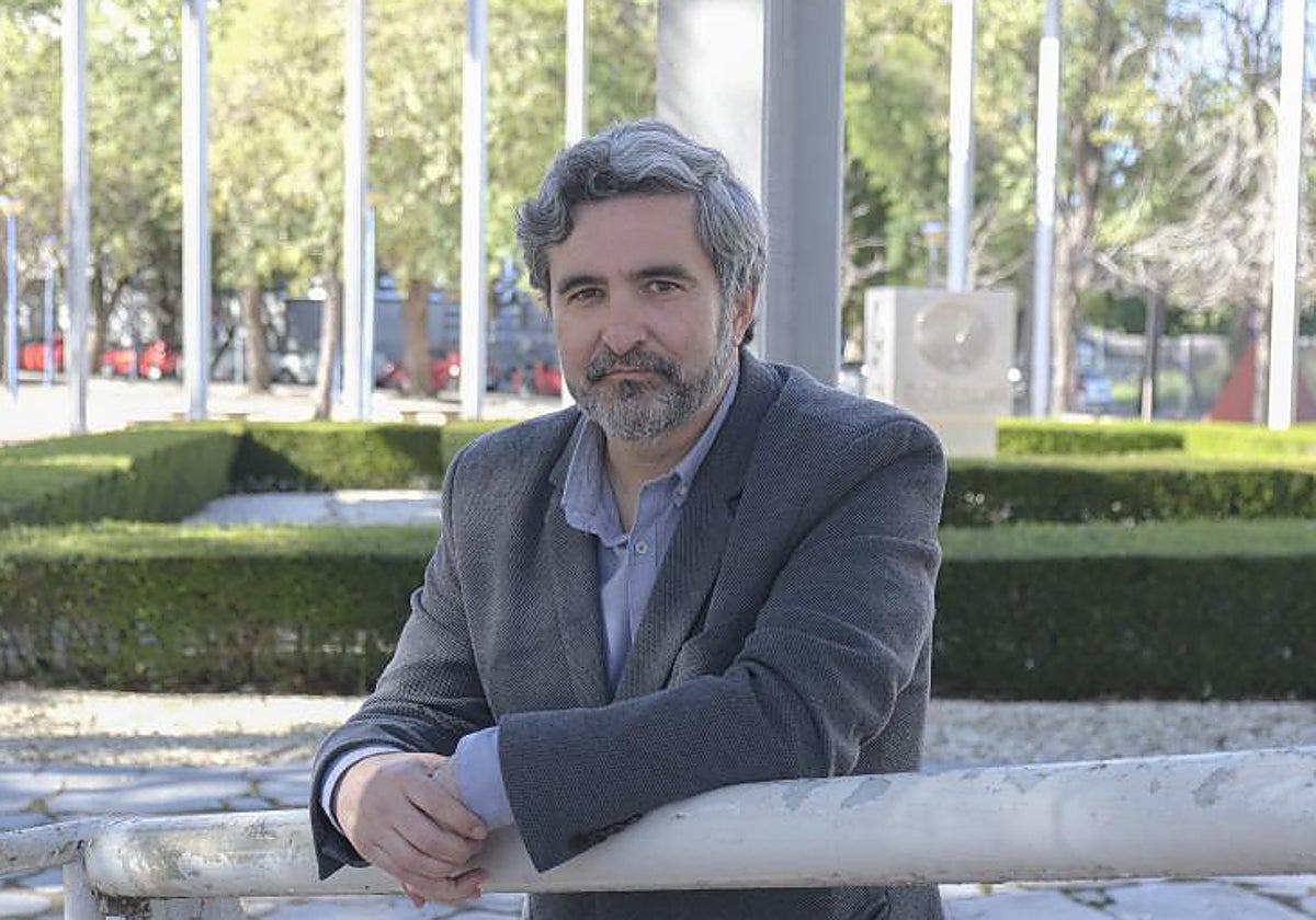 Daniel Ruiz vuelve a mirar a las historias del extrarradio en 'Mosturito'