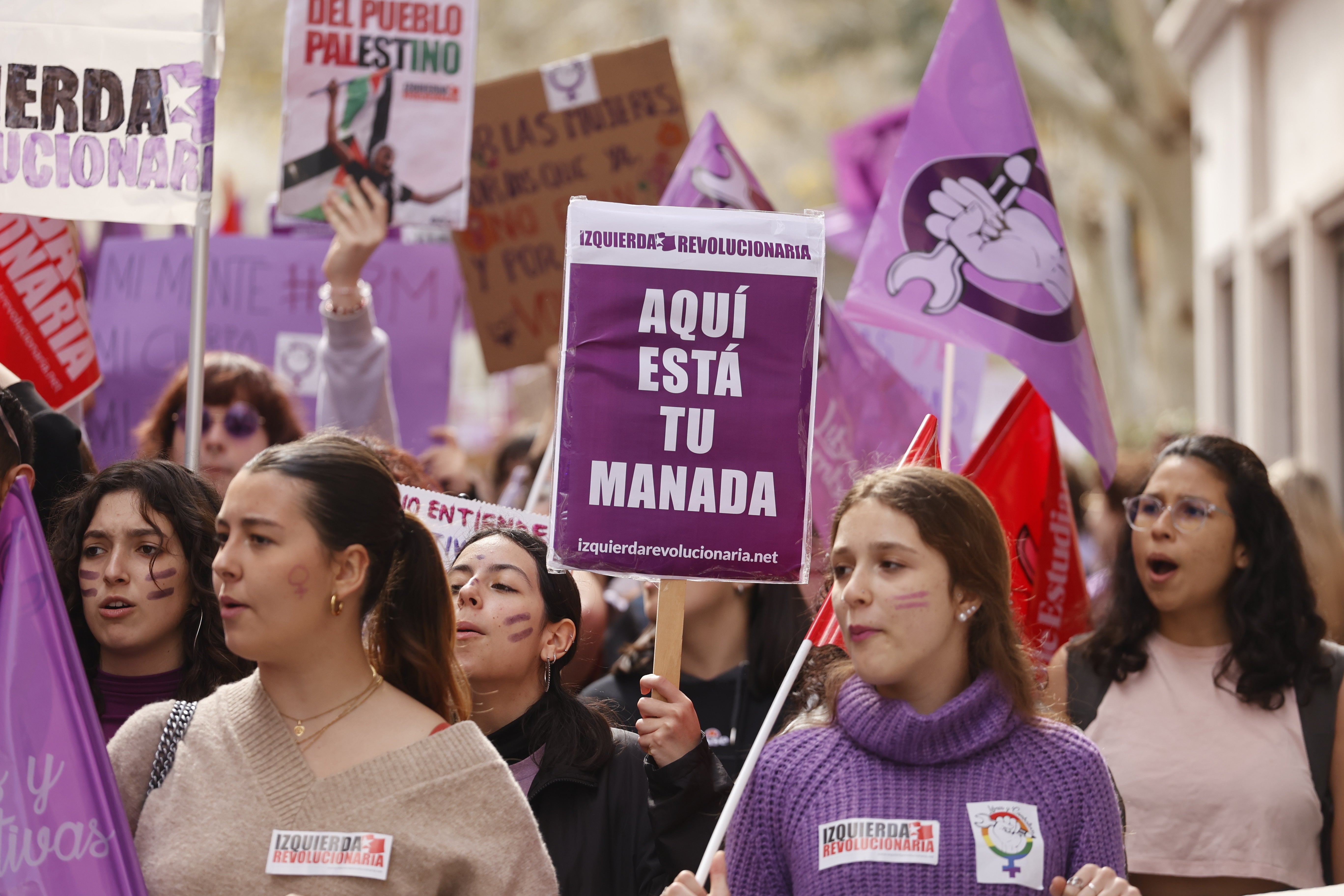 La manifestación recorrió las principales calles del centro de la ciudad con muchos gritos y pancartas