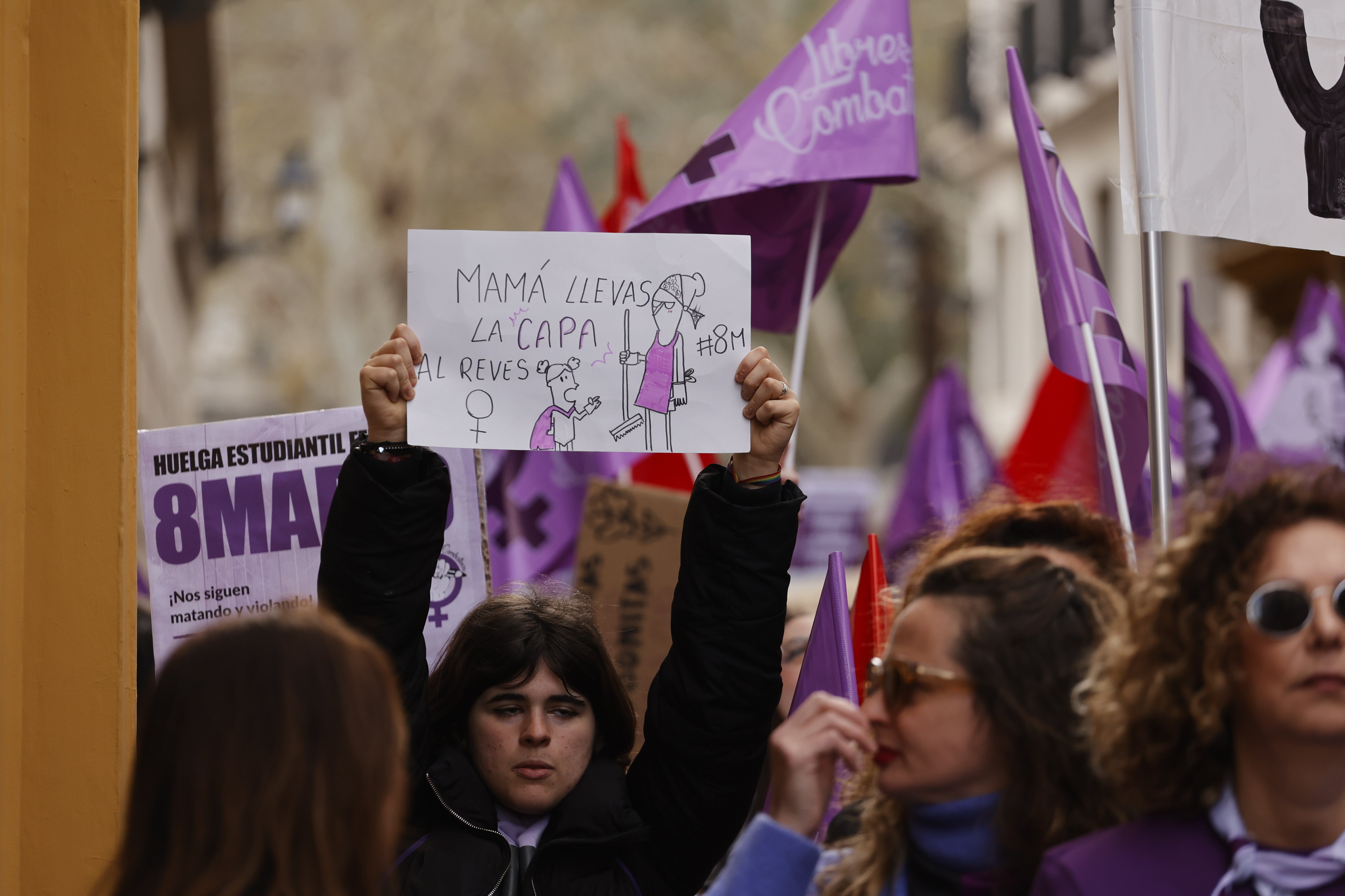 La manifestación recorrió las principales calles del centro de la ciudad con muchos gritos y pancartas