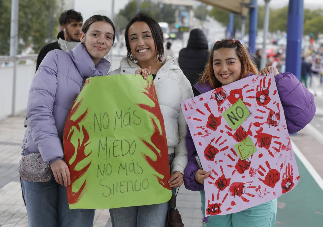 La lluvia no impidió que Mujeres Supervivientes saliera a reivindicar los derechos de las mujeres palestinas