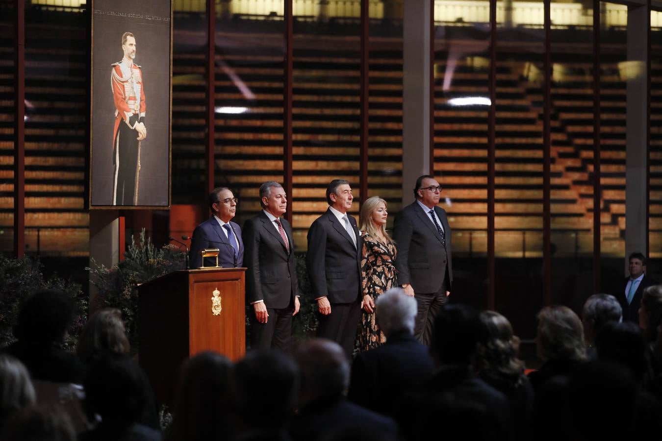 Los premiados recogieron sus distinciones en el ruedo de la Real Maestranza