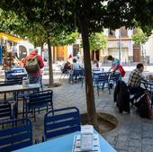 Los bares de la Encarnación de Sevilla mantendrán todos sus veladores en Semana Santa... sólo hasta las 13 horas